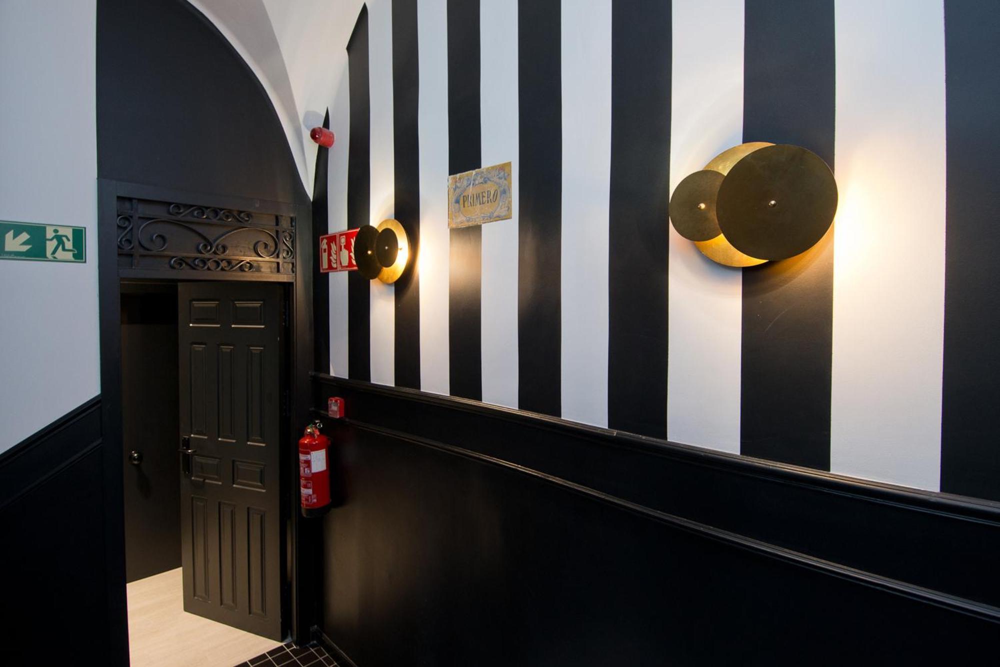 Amor De Dios 17 Boutique Apartments マドリード エクステリア 写真