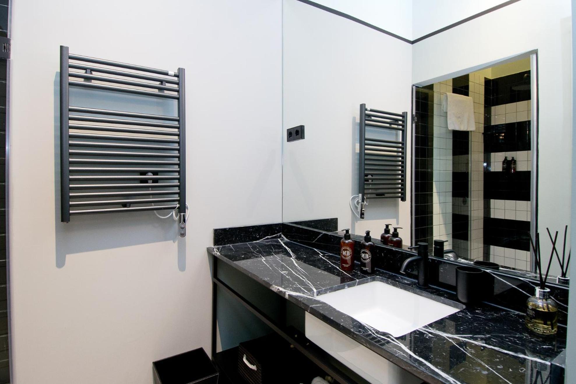 Amor De Dios 17 Boutique Apartments マドリード エクステリア 写真